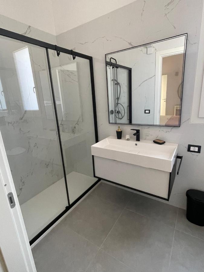 Martanna Rooms Carini Bagian luar foto