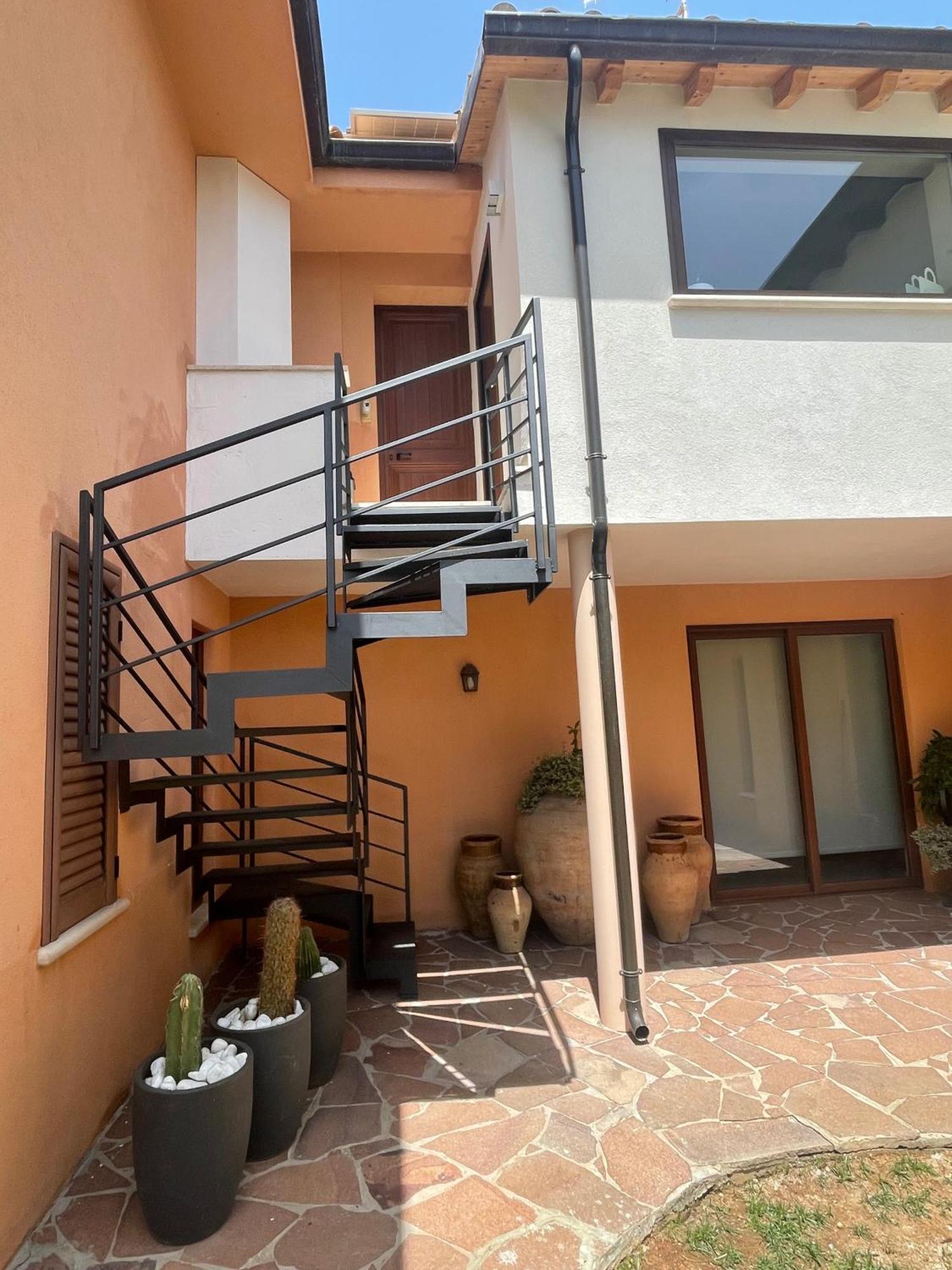 Martanna Rooms Carini Bagian luar foto